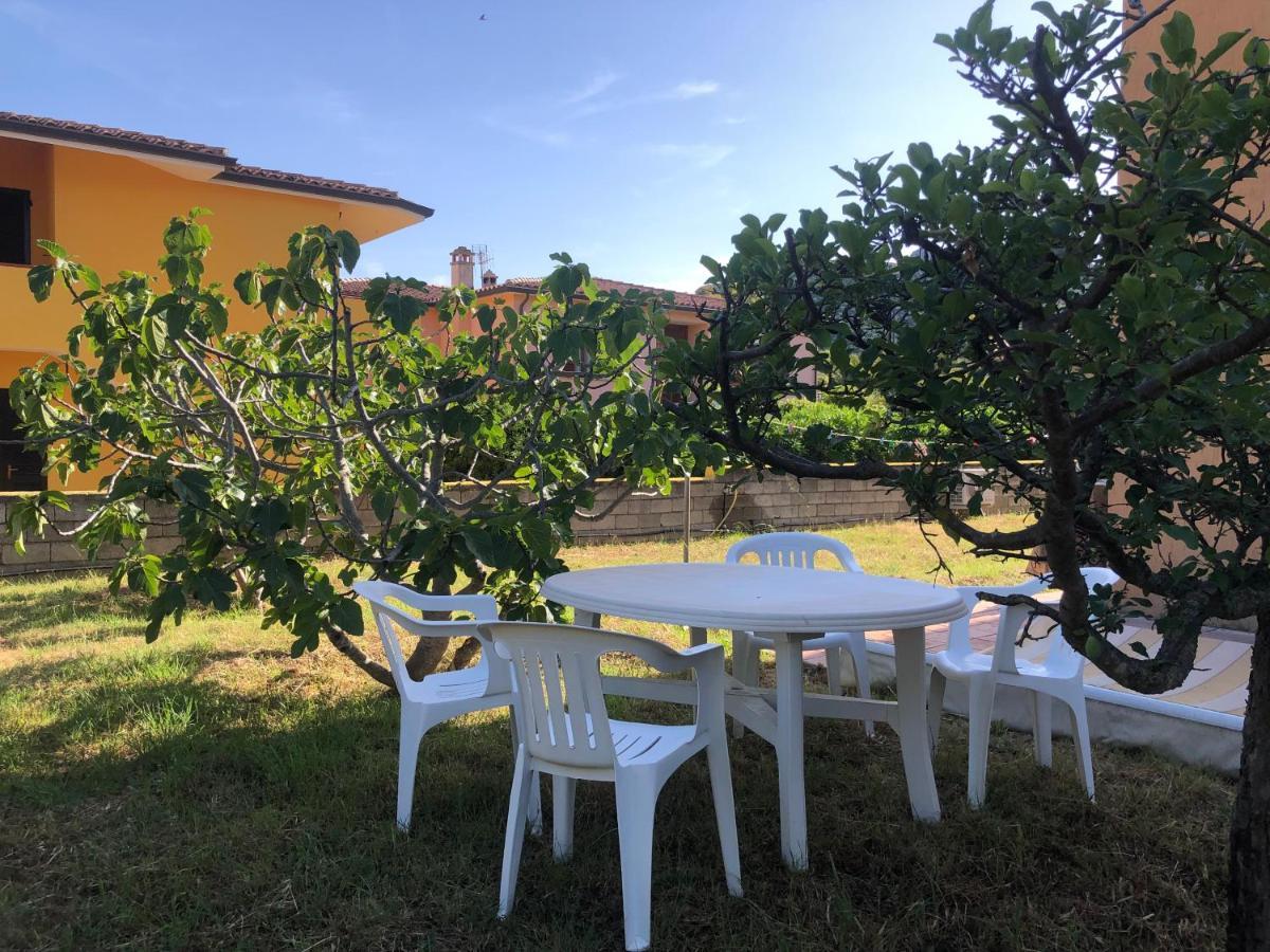 Private Apartment With Garden Cannigione Exterior photo
